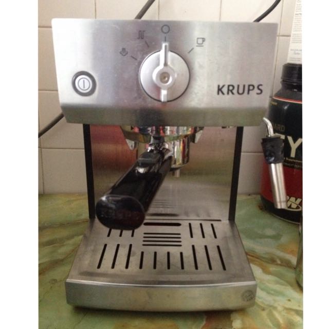 Krups Espresso Machine. XP5240, TV & Home Appliances, Kitchen