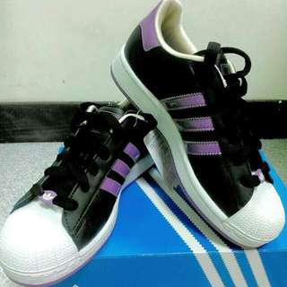 愛迪達adidas女鞋