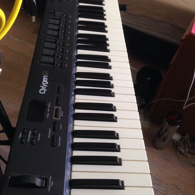 M audio oxygen 61 midi controller keyboard hobbies toys music