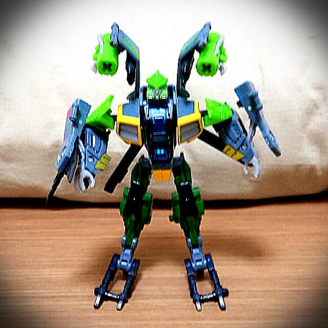 Transformers Generations Springer (Category: Toy Figures) located in Singapore. Submitted by toywerks (Listing ID 20003727, Image 2). Description: .