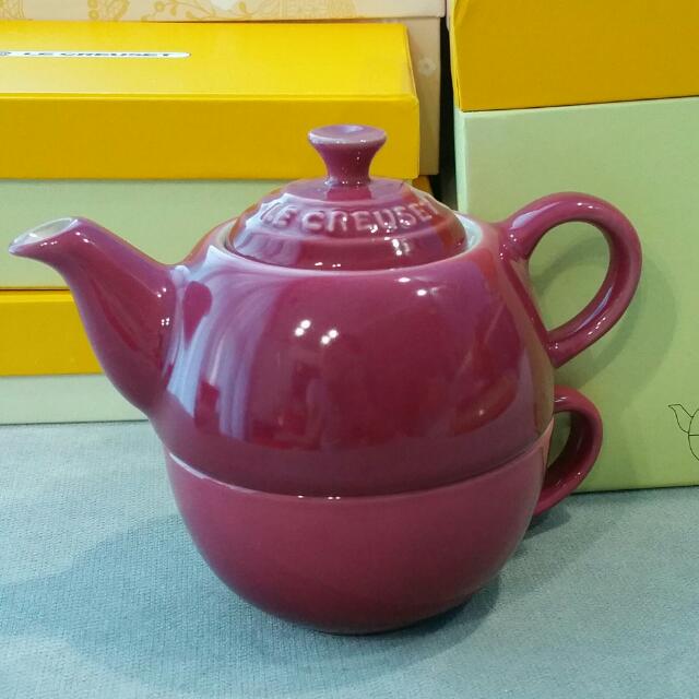 Brand New Le Creuset Teapot For One Dark Framboise Home Appliances On Carousell Teapots unique vintage teapots teapot cookies cafetiere tea infuser tea kettles teapots and cups cat mug chocolate pots. brand new le creuset teapot for one dark framboise