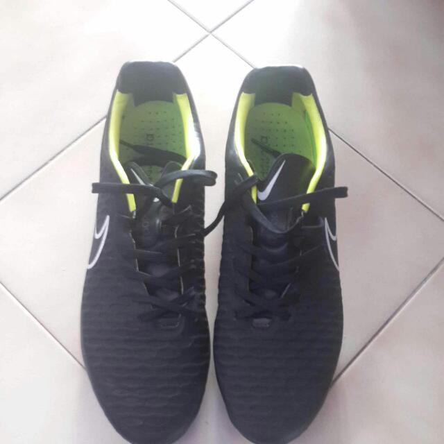 nike magista opus stealth