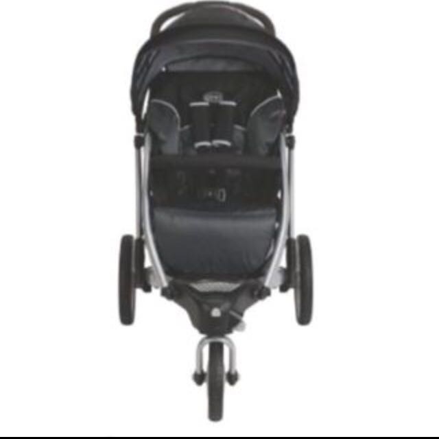 Preloved Graco Trekko Classic Connect Stroller Babies Kids Going Out Strollers on Carousell