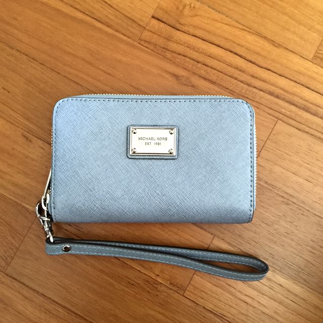 michael kors iphone wristlet
