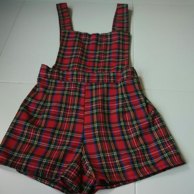 Playsuit (Category: Jumpsuits) located in Singapore. Submitted by treehousevariety (Listing ID 20687713, Image 3). Description: .