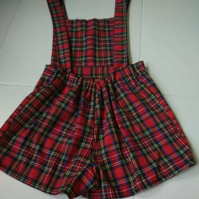 Playsuit (Category: Jumpsuits) located in Singapore. Submitted by treehousevariety (Listing ID 20687713, Image 4). Description: .