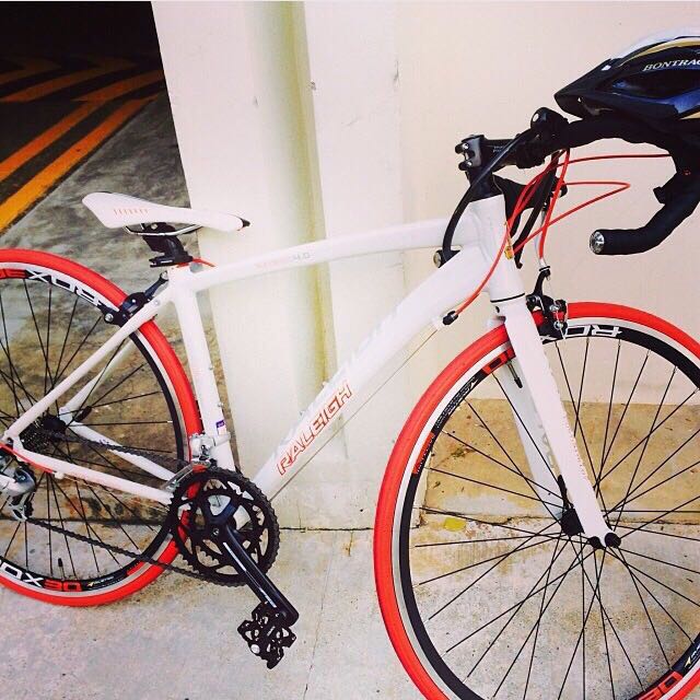 Raleigh Revenio 4.0 Sports Equipment Bicycles Parts Bicycles on Carousell
