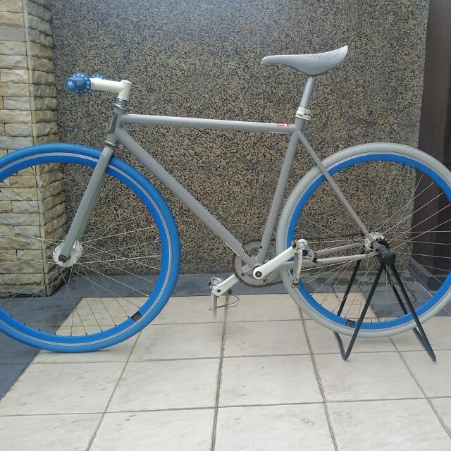 Specialized globe roll hot sale