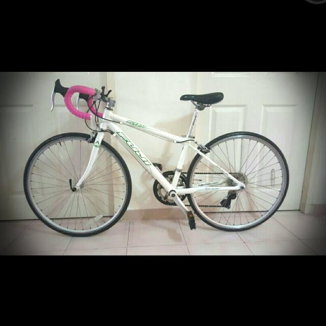 Fuji junior road bike top