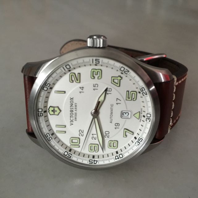 Victorinox aviator watch online