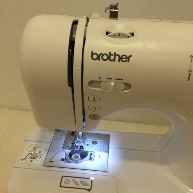 Brother Computerized Sewing Machine DS140, Hobbies & Toys, Stationery