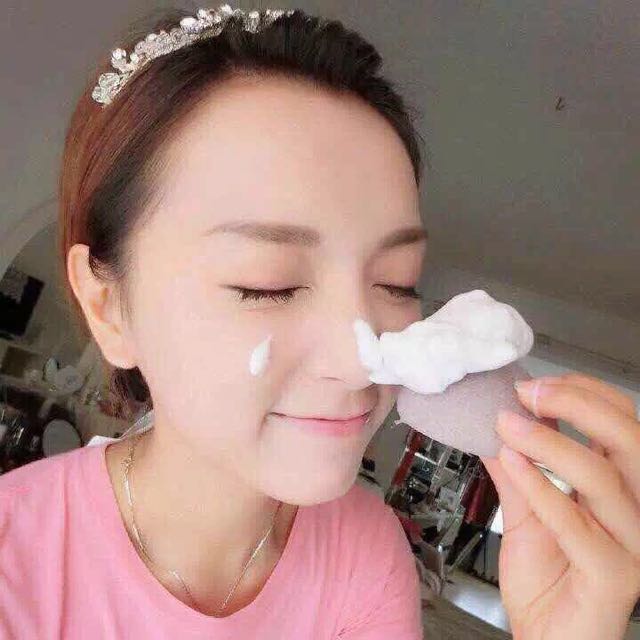 Facial Sponge (Category: Face Care) located in Singapore. Submitted by jasontan11 (Listing ID 21392593, Image 4). Description: .