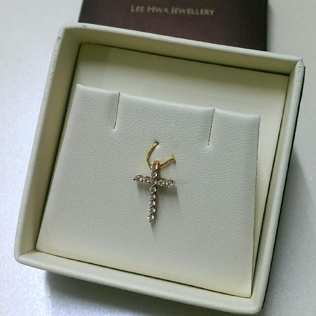 lee hwa jewellery cross pendant
