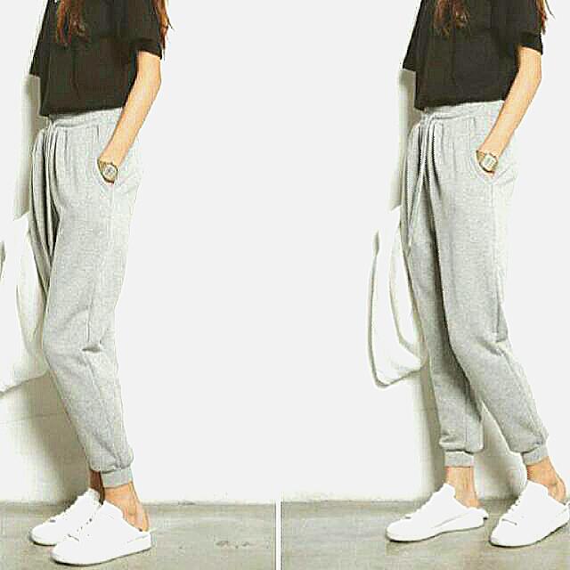 PENDING》grey sweatpants, Women's Fashion, Bottoms, Other Bottoms on  Carousell