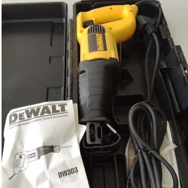 DeWalt DW303 Reciprocating Saw, Furniture & Home Living, Bathroom