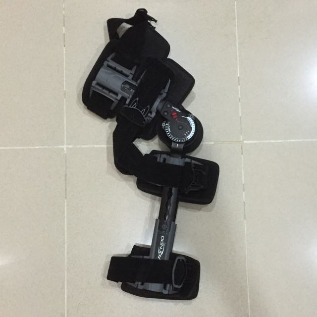 DonJoy XAct Knee Brace, Everything Else on Carousell
