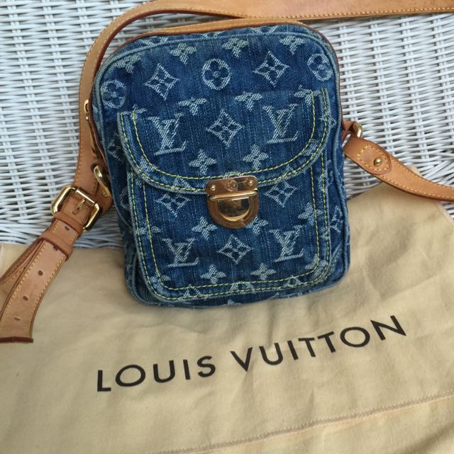 Crossbody bag Louis Vuitton Blue in Denim - Jeans - 31619999
