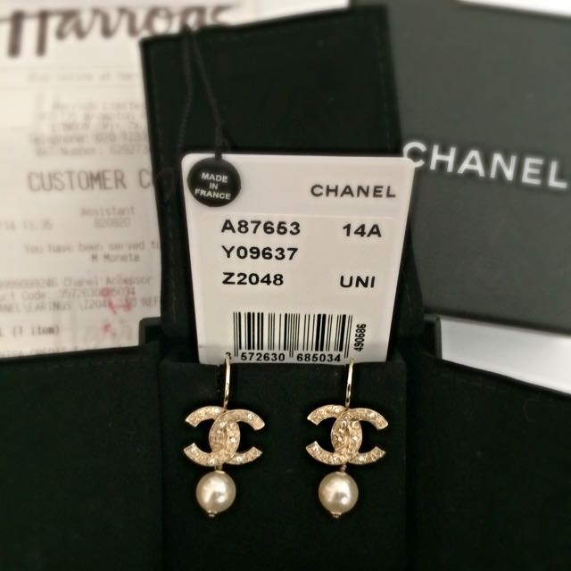 Chanel Pearl Hook Earring