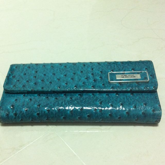 Reaction purses outlet