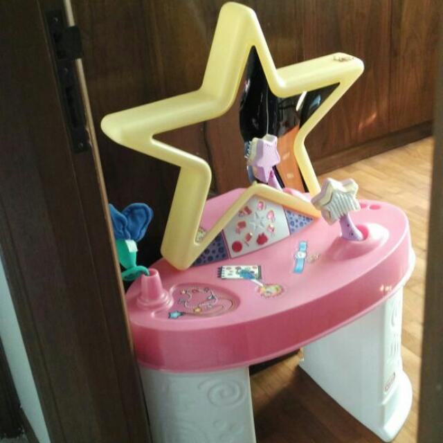 Little tikes girls top vanity