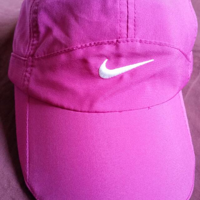 (Reserved) Nike Baseball Cap, Women's Fashion, Watches & Accessories, Hats & Beanies on Carousell
