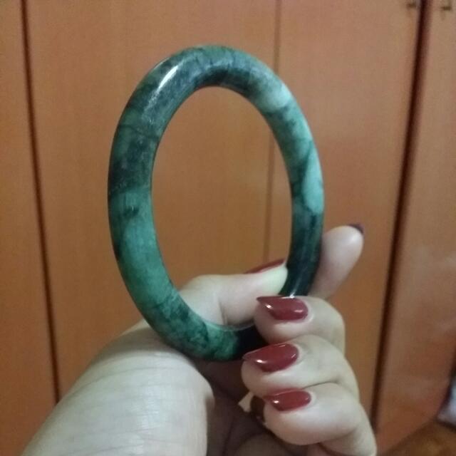 Jade Bangle (Category: Bracelets) located in Singapore. Submitted by jadeproducts123 (Listing ID 22448465, Image 2). Description: .