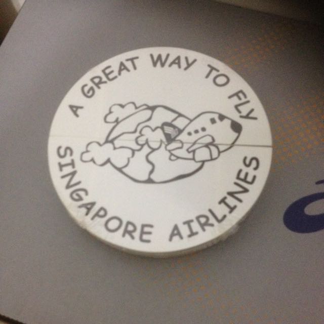 Singapore Airlines Charlie Brown Round Jigsaw Puzzle Everything Else