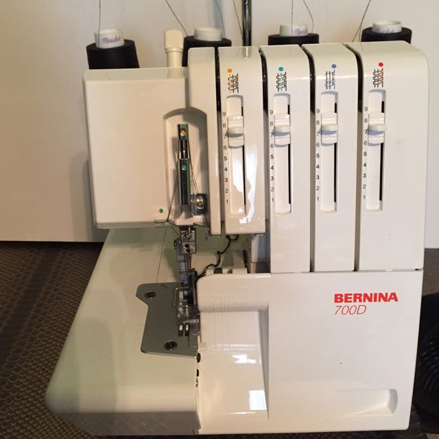 Bernina 700D Serger (overlock sewing machine), Hobbies & Toys