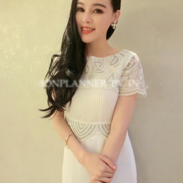 Instock size.M .Available white Short Sleeve Slim Fit White Maxi