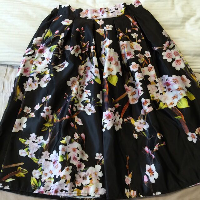 Flower best sale fabric skirt