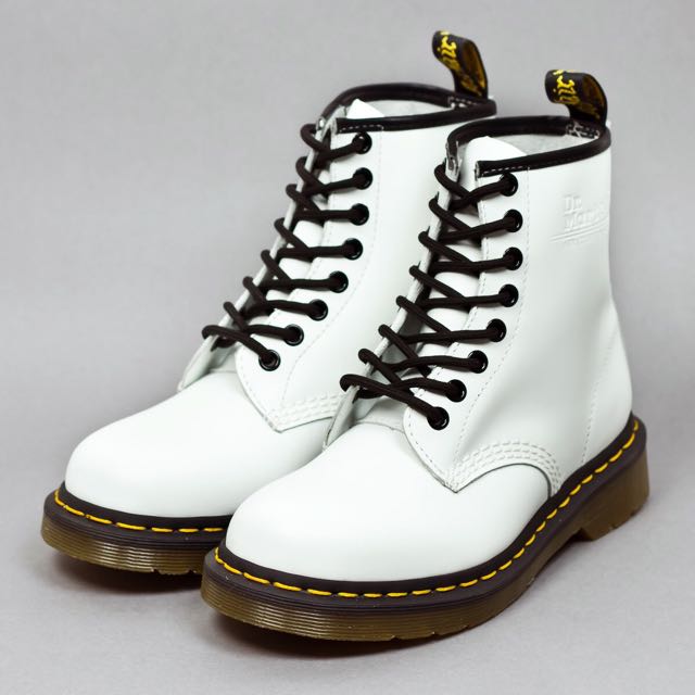 Dr martens white low cut shop