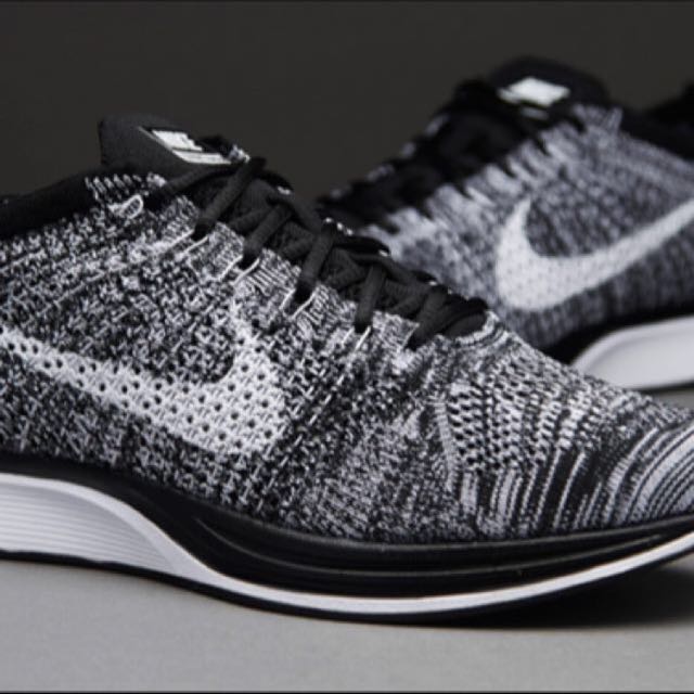 nike flyknit racer oreo 2.0
