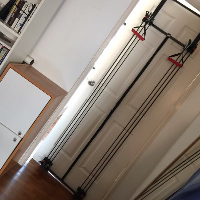 Tower 200 store resistance bands