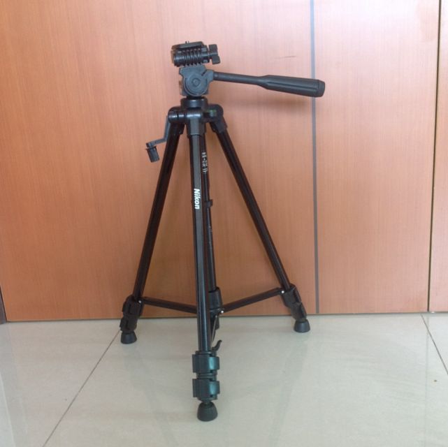 Nikon Tripod, Computers & Tech, Parts & Accessories, Cables & Adaptors