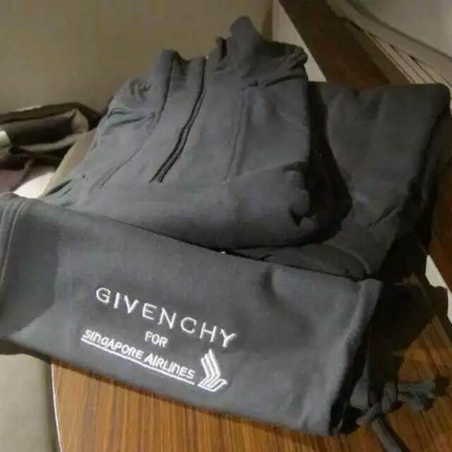Total 94+ imagen singapore airlines givenchy pajamas - Abzlocal.mx