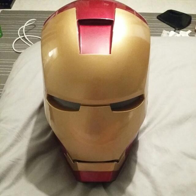 Cat toys shop iron man helmet