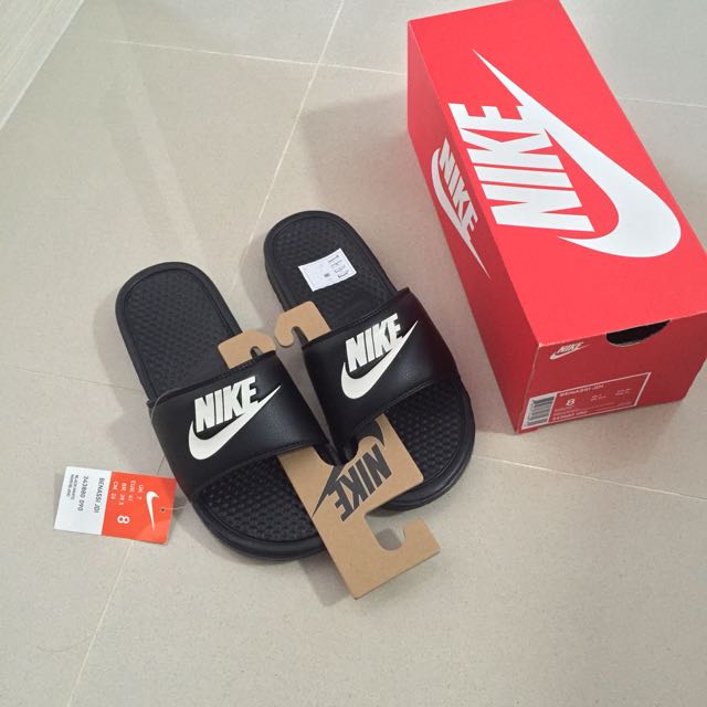 nike sportswear benassi