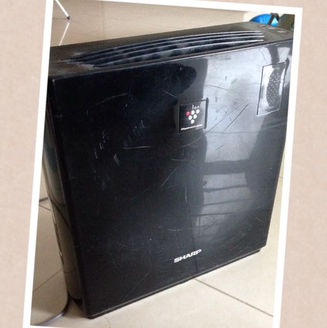 Sharp Ion Plasmacluster (Category: Air Purifiers & Dehumidifiers) located in Singapore. Submitted by glitzer (Listing ID 23019102, Image 1). Description: .