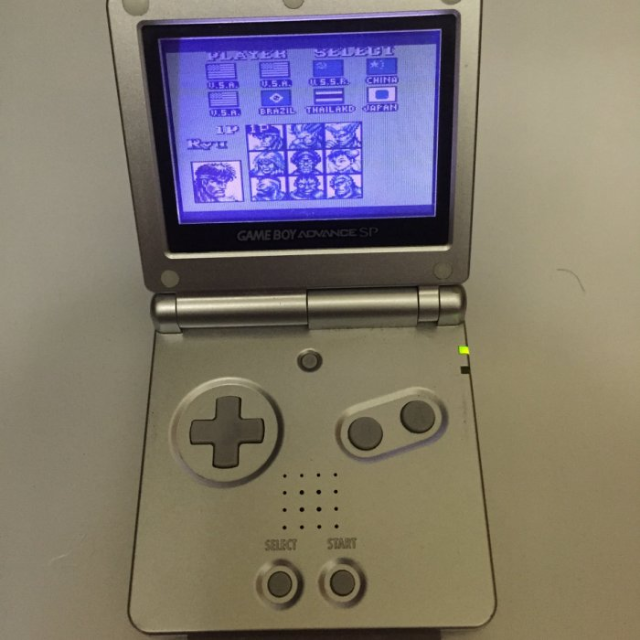 可面交 二手中古gameboy Advance Sp Gba Sp 摺疊式銀色主機附充電器 隨機附贈一片遊戲卡帶 780 玩具在旋轉拍賣 可面交 二手中古gameboy Advance Sp Gba Sp 摺疊式銀色主機附充電器 隨機附贈一片遊戲卡帶 780 玩具在旋轉拍賣