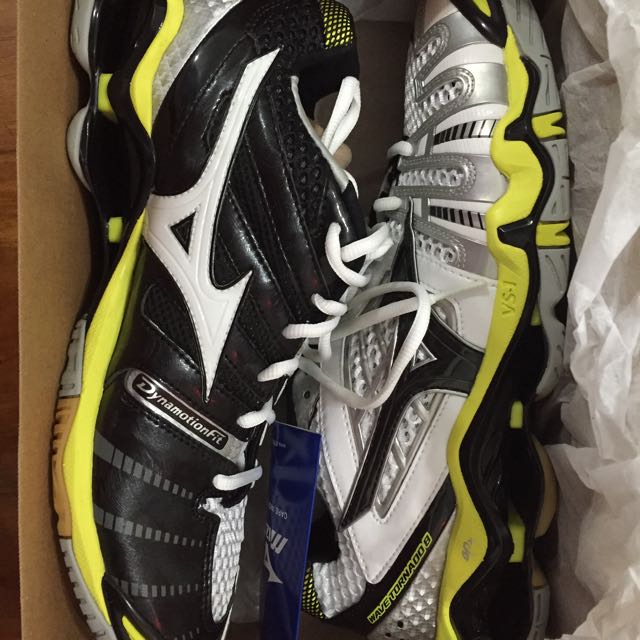 BRAND NEW Mizuno Wave Tornado 8