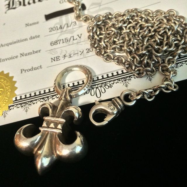 Chrome hearts fleur hotsell de lis necklace