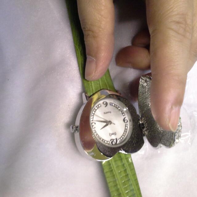 DMQ Watch Women Silver Tone Wristwatch Pearl Face Swiss | eBay
