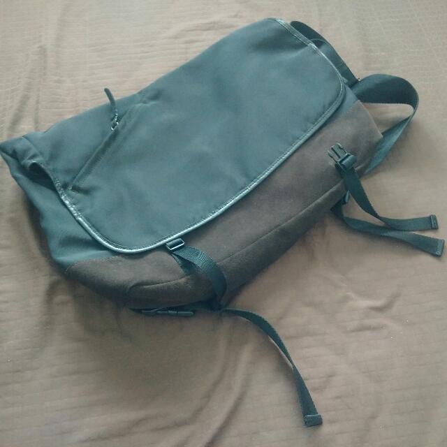 Property of messenger bag 2025