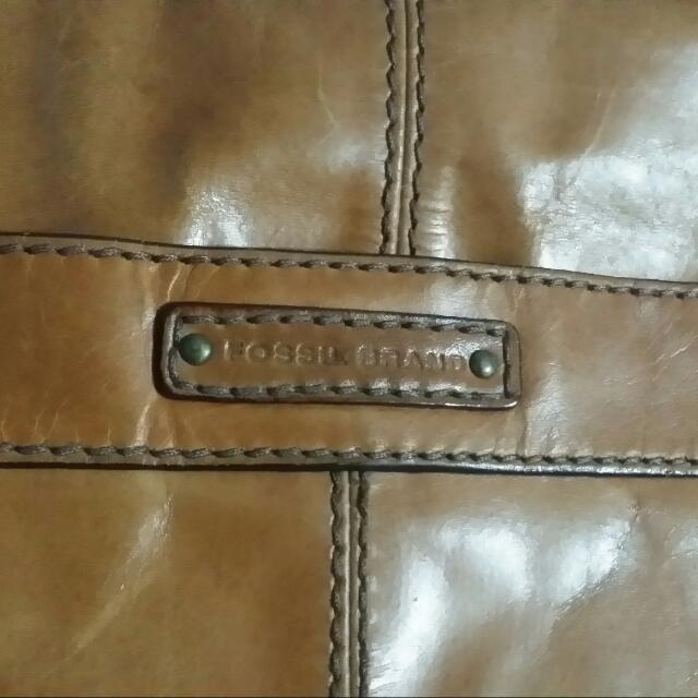 Used Fossil Brand Tanned Leather Messenger Bag In Good Condition. Low Baller Will Be Ignored. Men s Fashion Bags Sling Bags on Carousell