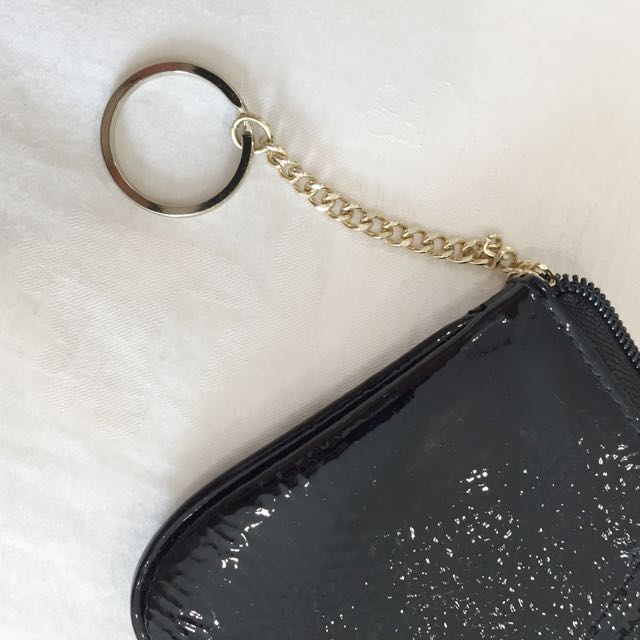 VS Pouch, Women's Fashion, Bags & Wallets, Purses & Pouches on Carousell