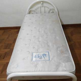 Single Bed Solid Metal Bedframe With Mattress