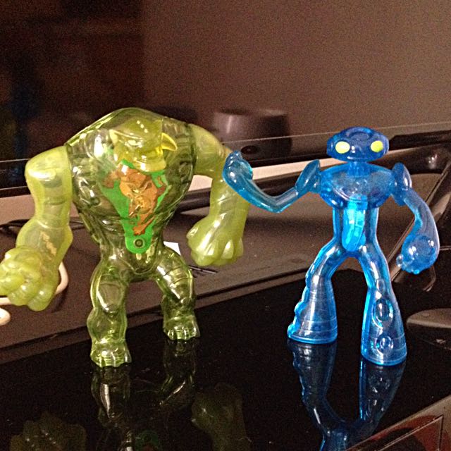 Ben 10 ultimate sales alien mcdonalds toys