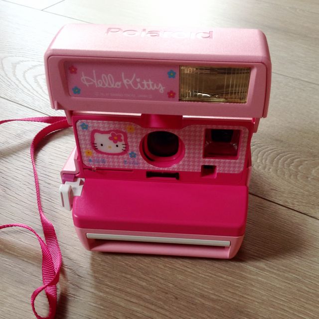 Hello Kitty Polaroid Camera, Photography, Cameras on Carousell