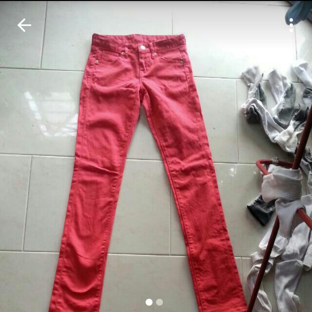 Uniqlo Hot Pink Jeggings Jeans Women S Fashion On Carousell Find your perfect fit, cut and style online! carousell