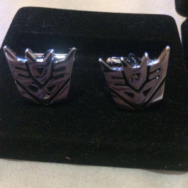 Unique Cufflings (Category: Jewelry) located in Singapore. Submitted by charlesleee (Listing ID 23389286, Image 4). Description: .